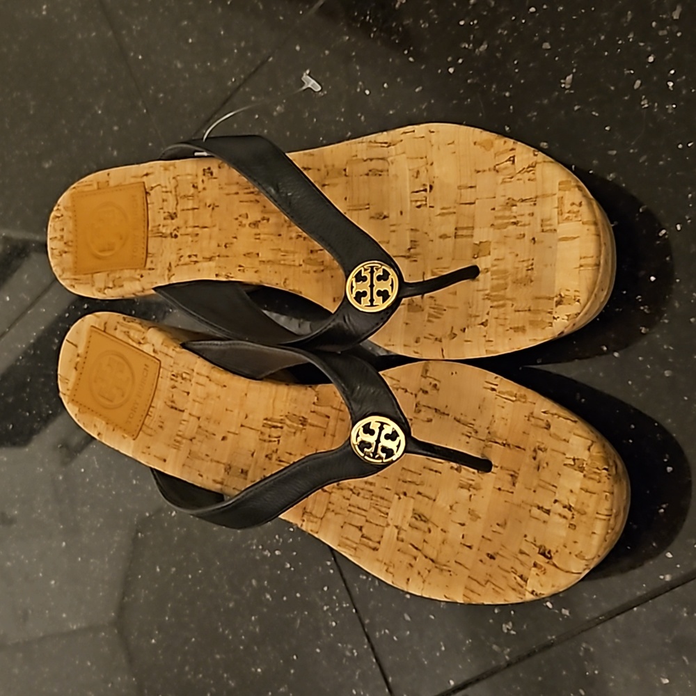Tori Burch Gorgeous heel sandals 8/ half  M. Great Condition.